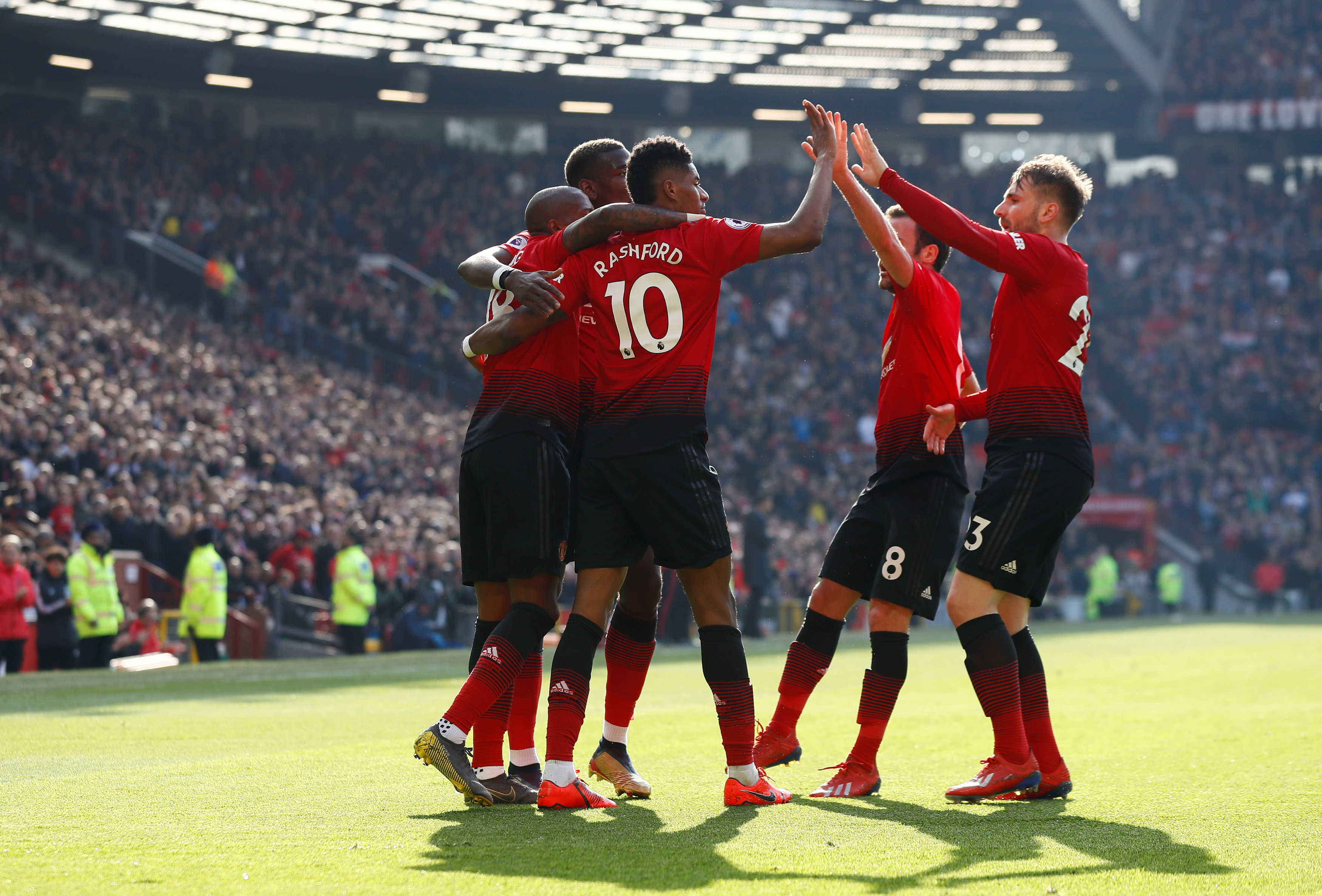 许多年轻门 许多年轻门